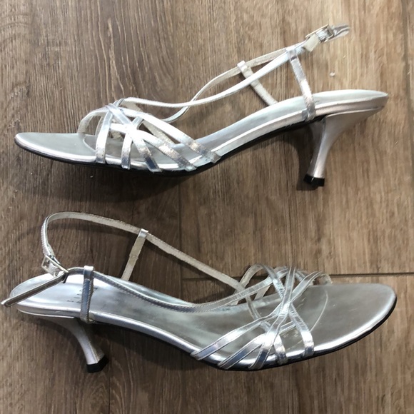 NWOT! - STUART WEITZMAN Silver Strappy Heels - Picture 11 of 13